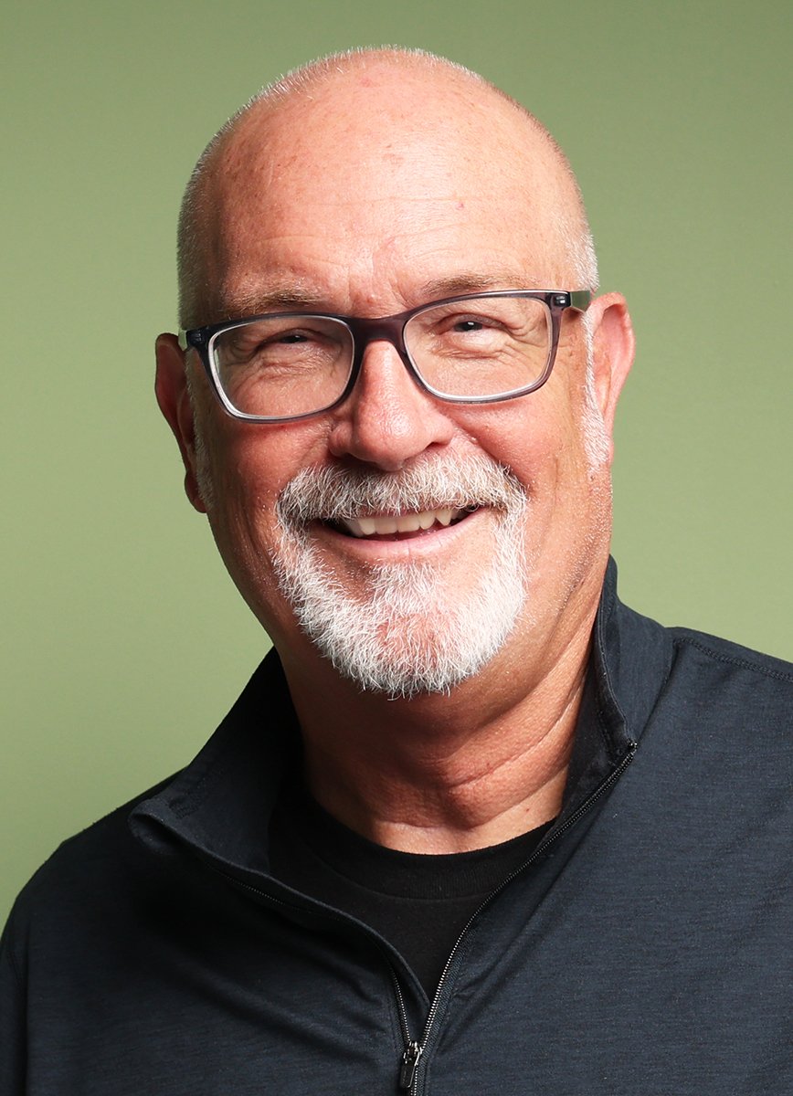 Kelly Capps headshot South OC